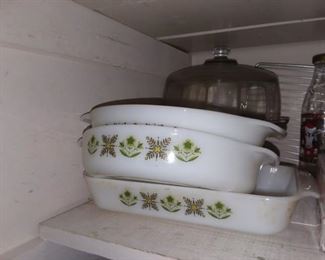 Pyrex cookware in many styles and designs