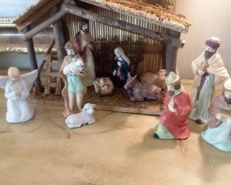 Several nativity sets (including the one pictured). Lots of Christmas decor!