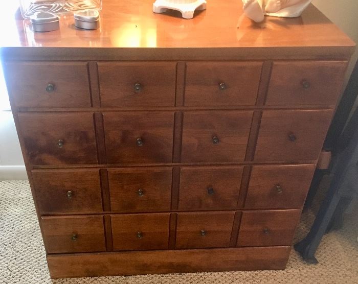 Ethan Allen 4 Drawer Dresser chest