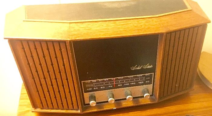 Vintage Sears Solid State Radio