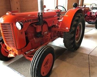 CASE "D"  TRACTOR