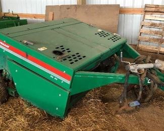 Cushman Aerator-Model 898558A