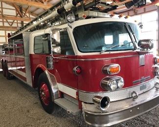 100ft Ladder Truck