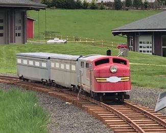 B14 Gas Train with Cars