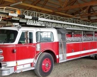 100ft Ladder Truck
