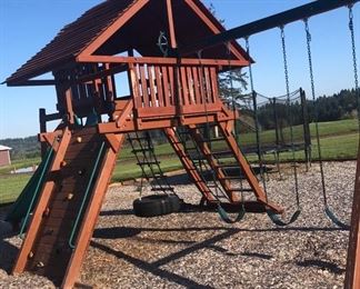 CUSTOM PLAY STRUCTURE