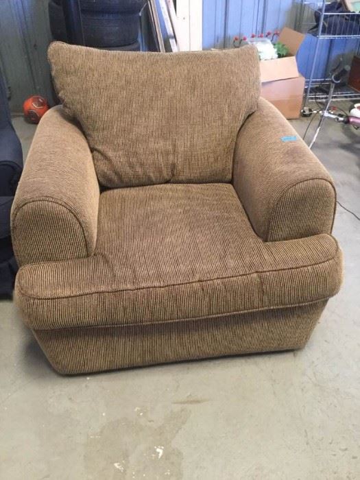 Nubby Chair https://ctbids.com/#!/description/share/138614
