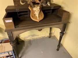 Spinet desk