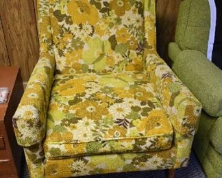 VINTAGE UPHOLSTERED CHAIR 