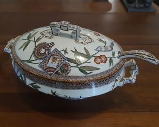 Wedgwood Louise, soup tureen with rare ladle