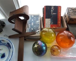 Stereo viewer and cards, old postcards and old glass ornaments