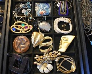 COSTUME JEWELRY 