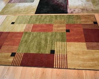 AREA RUG