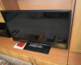 SMALL FLATSCREEN TV
