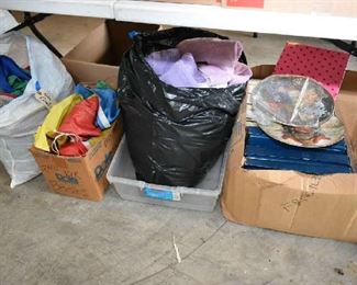 TOWELS, COLLECTOR PLATES