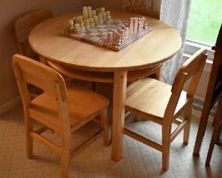 CHILD’S TABLE W/4 CHAIRS