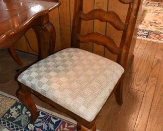 DINING CHAIR