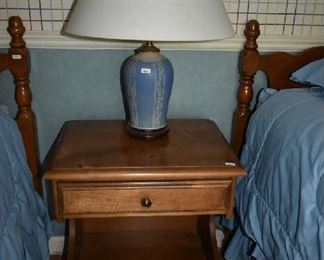 NIGHTSTAND, LAMP