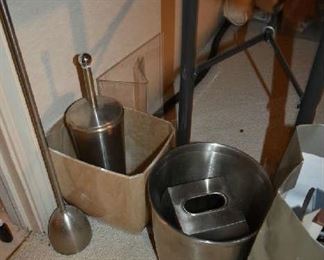 BATHROOM ACCESSORIES