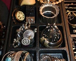 COSTUME JEWELRY 