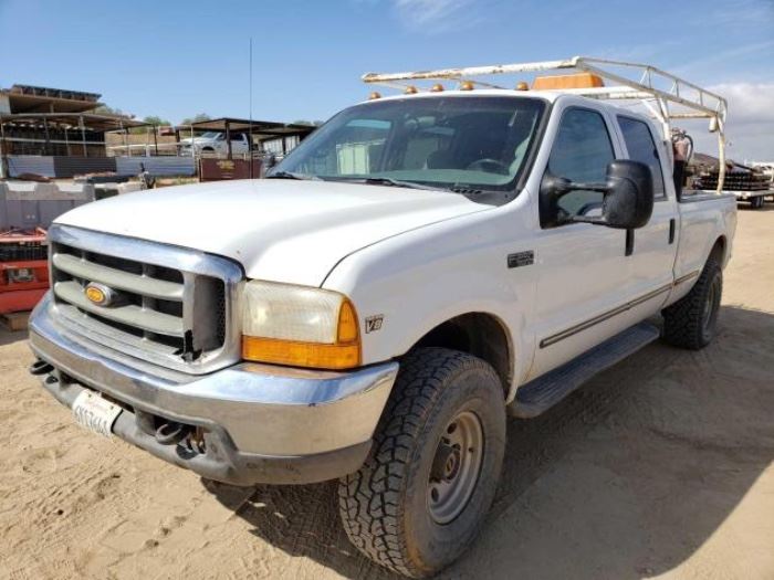 #70: 1999 F-250 Super Duty 7.3L Turbo V8 Power Stroke 4×4, See Video! https://bid.bidfastandlast.com/bid/37746?item=2250072&section=auction
Power Windows and Locks, Kenwood Removable Stereo Face, All Tires Have Plenty of Tread, resprung, and air dog. 214,096 Miles, VIN: 1FTNW21FOXEB47306, B&W Turnover Goose Neck Hitch. Rack, Toolbox, and Welder Not Included.