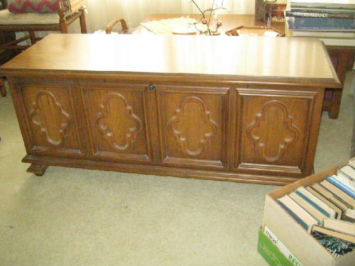 Lane cedar chest