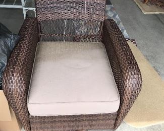 Wicker swivel chair