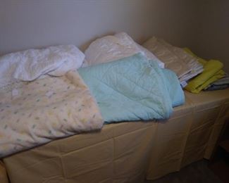 Assorted king size sheet sets