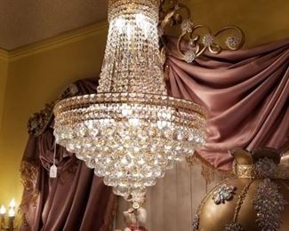 chandeliers gold