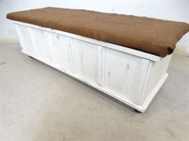 Lane Ceader chest on wheels