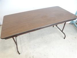 Steel Frame Pressboard Folding Table