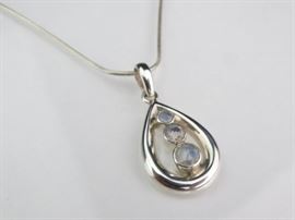 Silver Faceted Moonstone Pendant Necklace