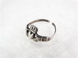 Sterling Silver Irish Claddagh Designed Ring