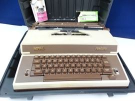 Royal Academy Vintage Typewriter in Case