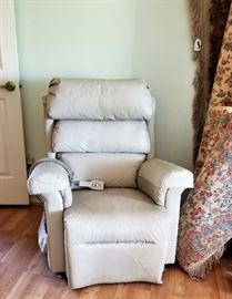 PRIDE CHAIR LIFT. BEAUTIFUL CONDITION. GREAT COLOR TOO. WOOL RUGS FOR SALE.