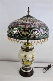 STAINED GLASS TABLE LAMP