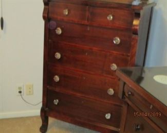 EARLY CENTURY CHEST OF DRAWERS