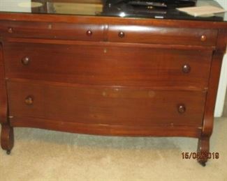VINTAGE DRESSER WITH MIRROR