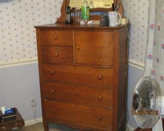 EARLY CENTURY CHEST OF DRAWERS WITH MIRROR