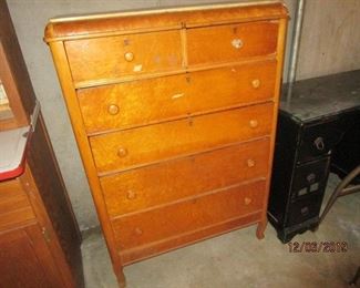 OLD CHEST OF DRAWERS