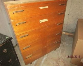 MID CENTURY CHEST OF DRAWERS