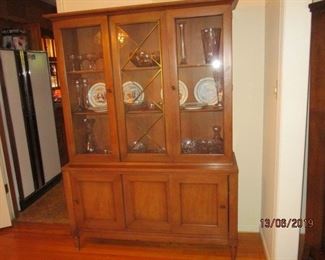 MID CENTURY MODERN CHINA CABINET
