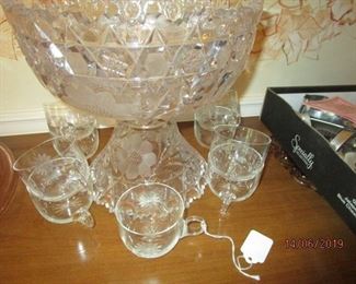 CRYSTAL PUNCHBOWL WITH CUPS