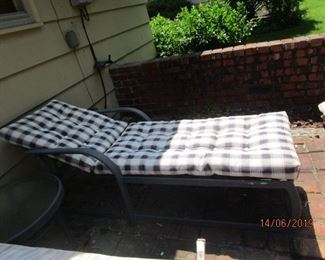 PATIO LOUNGER WITH CUSHION