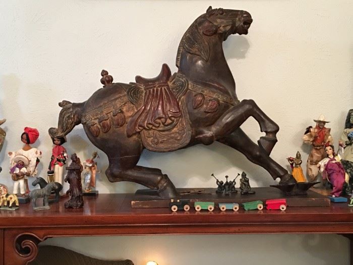 Amazing huge wooden carved horse! 28" height x 36" length.