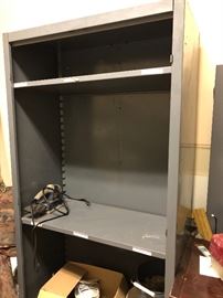 Utility cabinet
