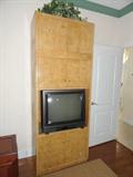 BEAUTIFUL UNIT/VERY VERSATILE