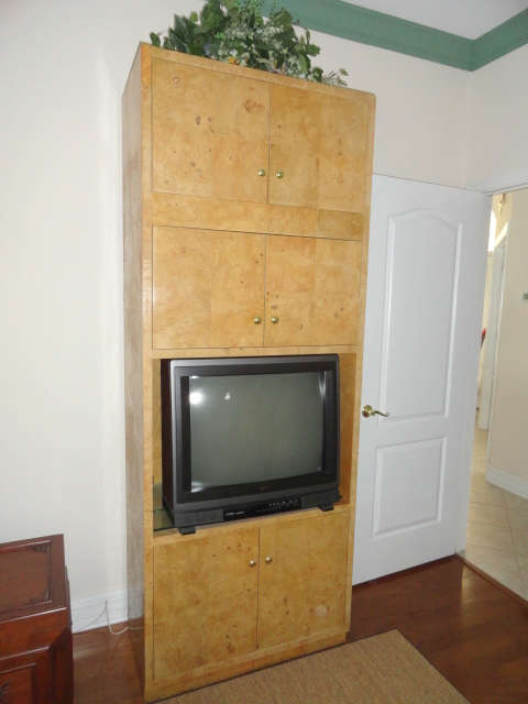 BEAUTIFUL UNIT/VERY VERSATILE