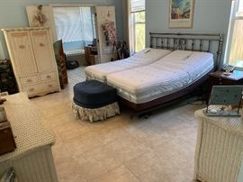 King size adjustable bed with two Twin XL mattresses 