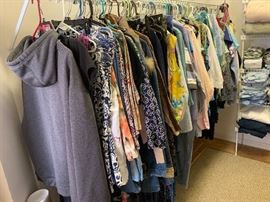 Women’s clothing size 2x-3x mostly name brand 